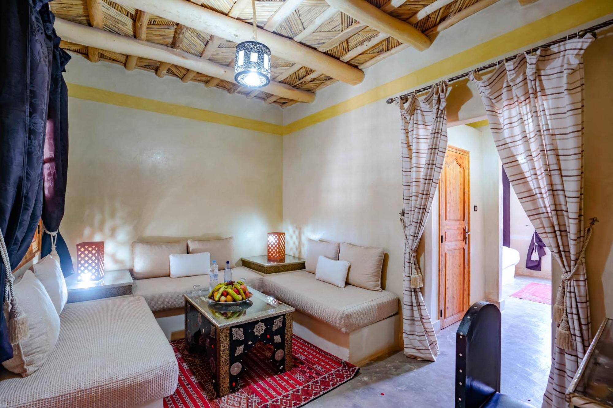 Kasbah Tizzarouine Couette-café