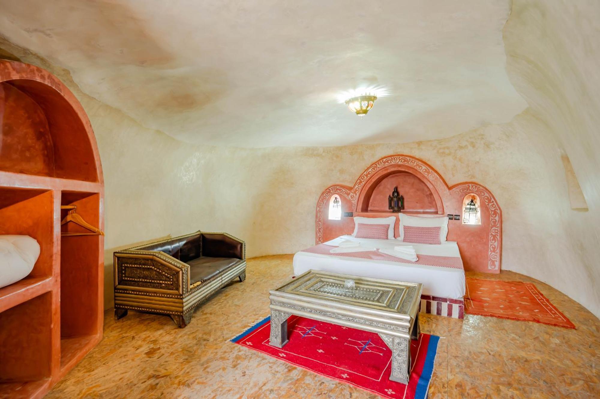Couette-café Kasbah Tizzarouine 3*